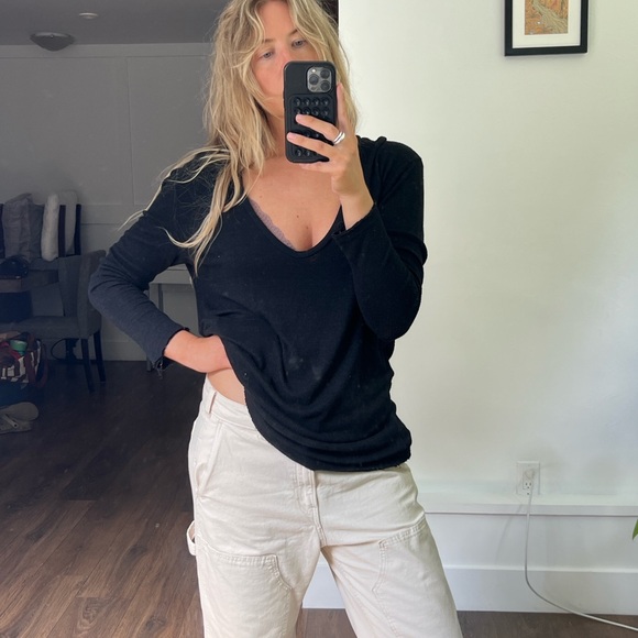 Long sleeve low rise black top - Picture 2 of 3